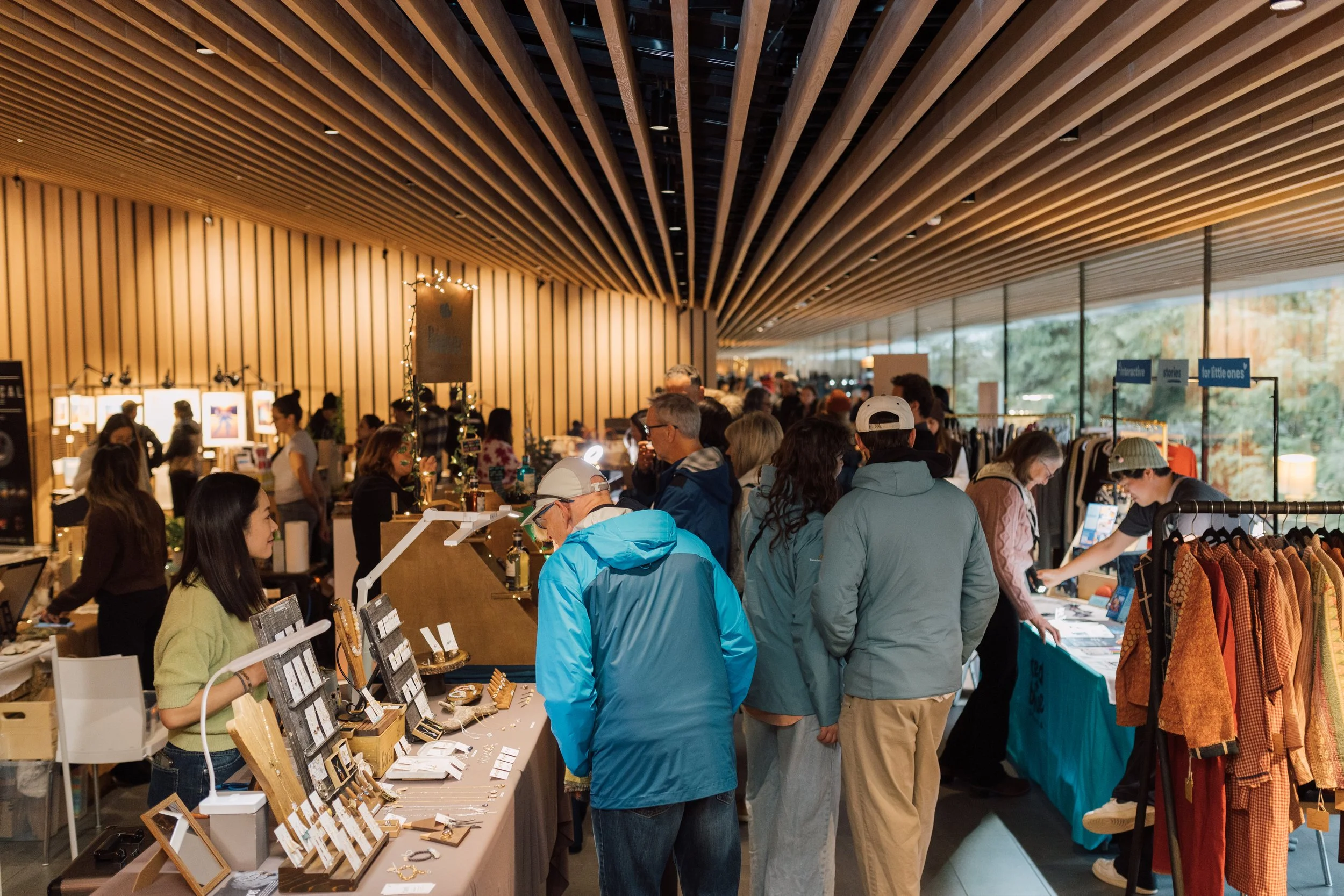 251206_AudainBespokeMarket_NinaLaFlammePhotography_38.jpg