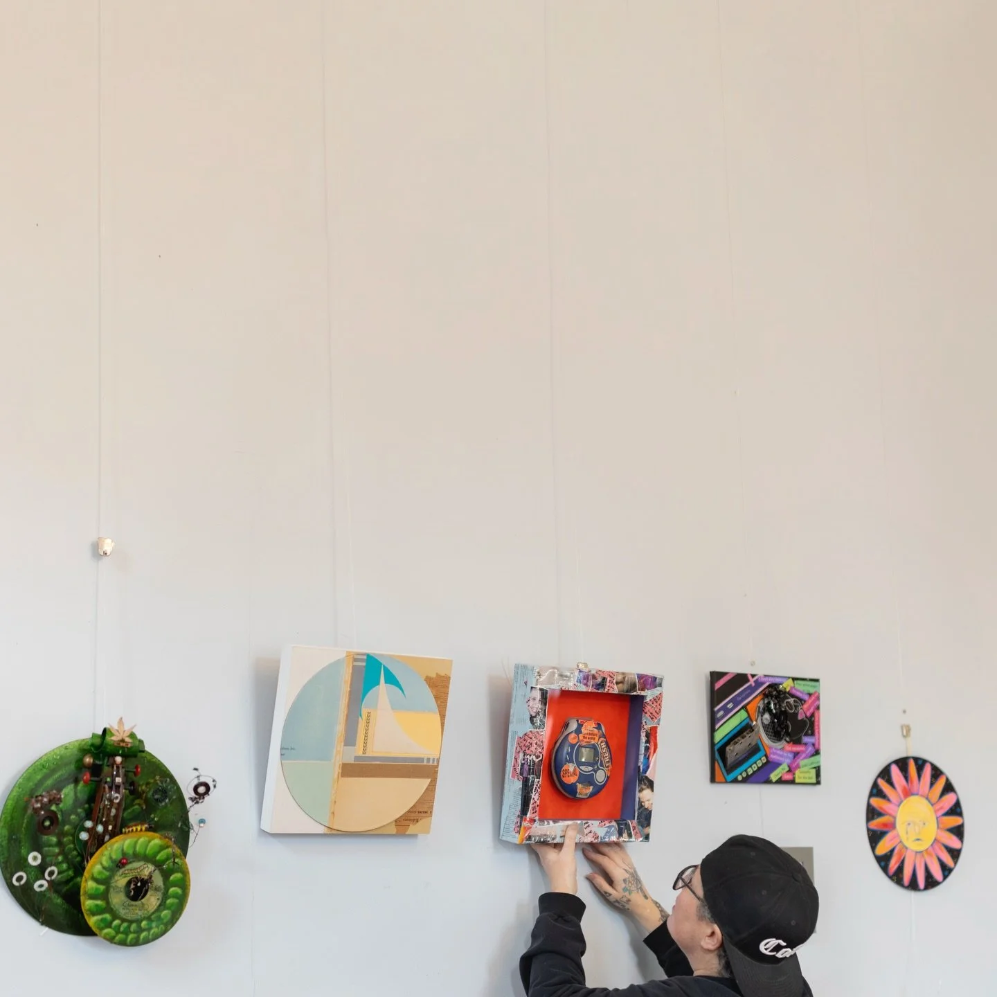 💫✨ So because I&rsquo;m apparently on an absolute ROLL for posting content this week (making up for lost time idk) I wanted to take a second to congratulate @vermininkandpaint on getting her first group art exhibition hung in @artmospherecommunityga