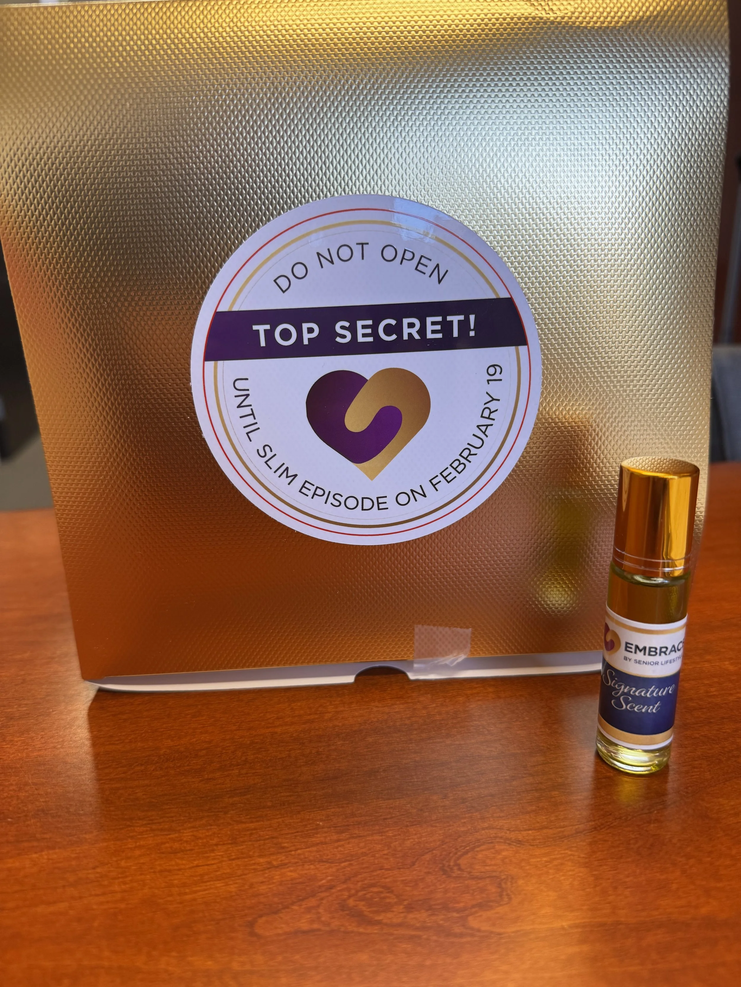 Embrace Sig Scent Rollerbottle.jpeg