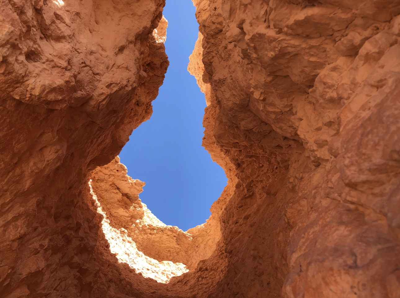 Crevices in Bryce Canyon NP 