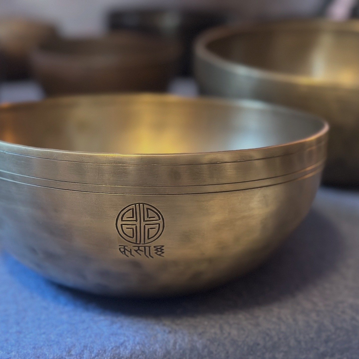 LÉČIVÁ SÍLA ZVUKU: kirtan, mísy &amp; pop-up obchůdek