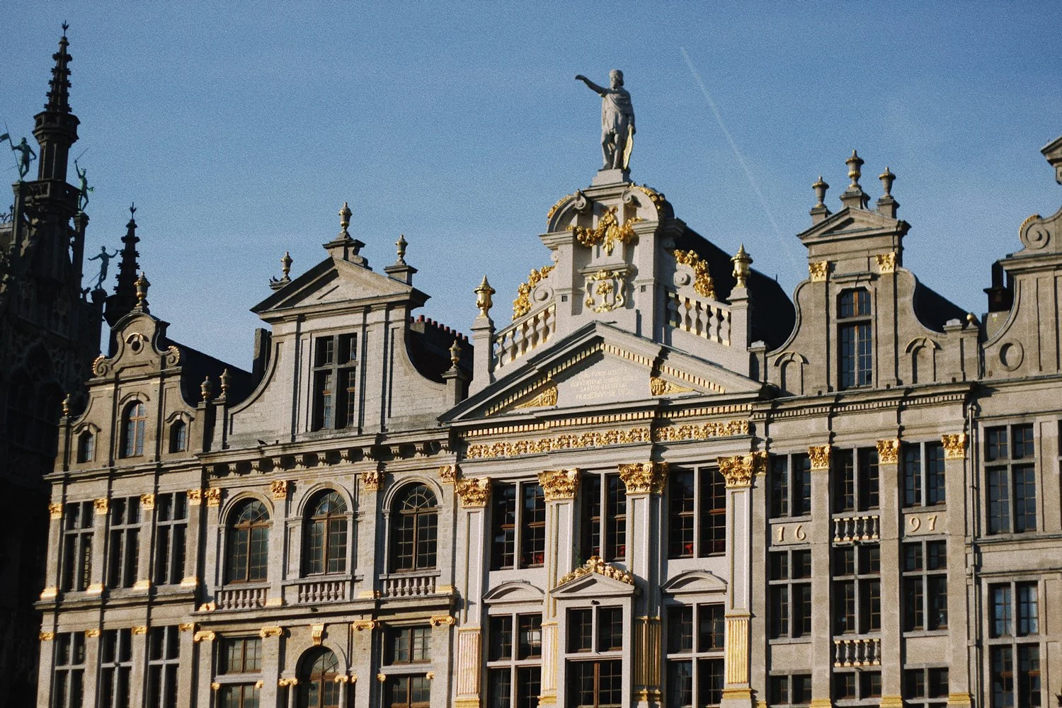 Brussels-Grande-Place-EvaJorgensenTravel-1500px.jpg