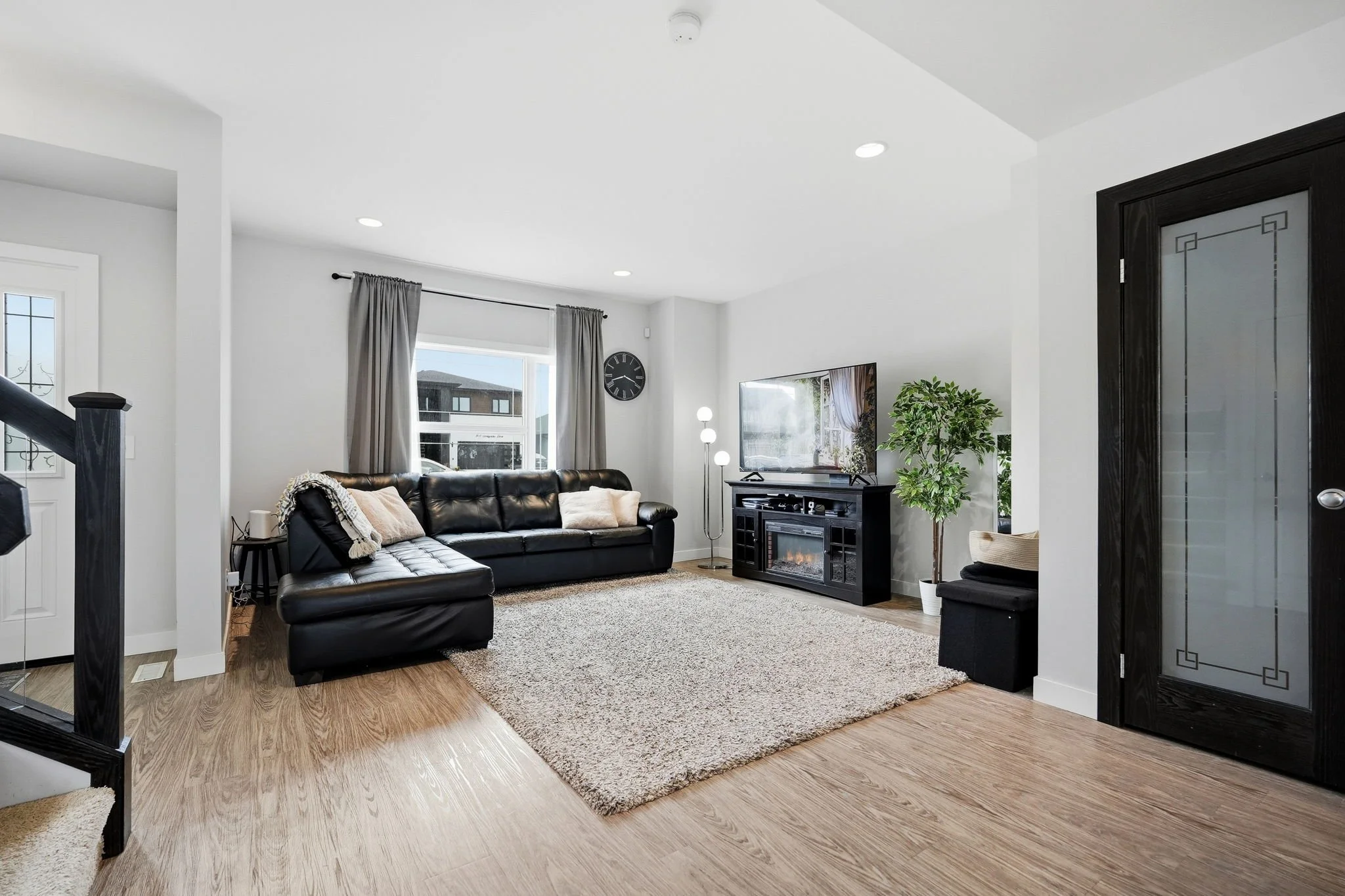 3-web-or-mls-A7403889.jpg