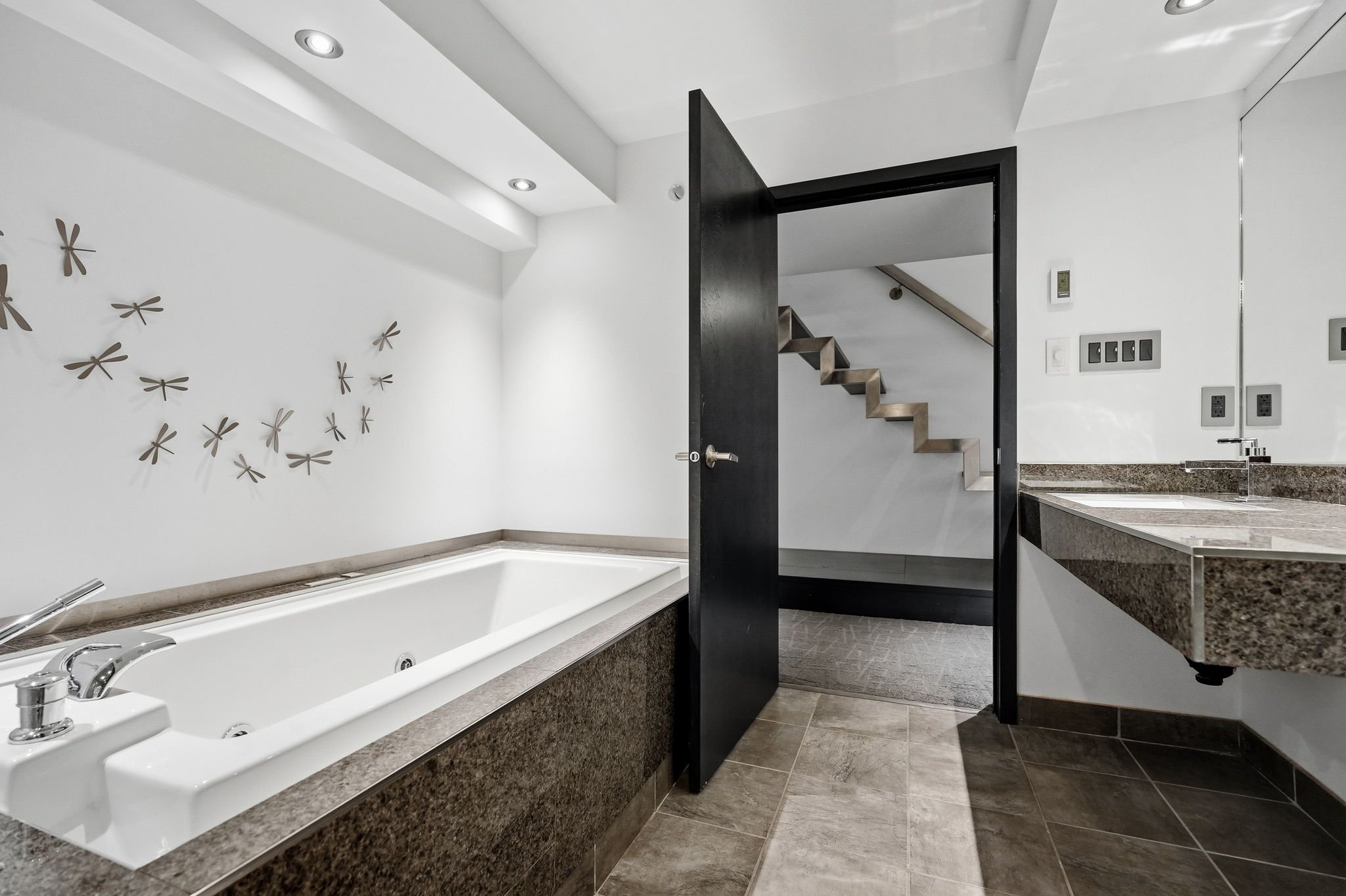 56-web-or-mls-A7407383.jpg