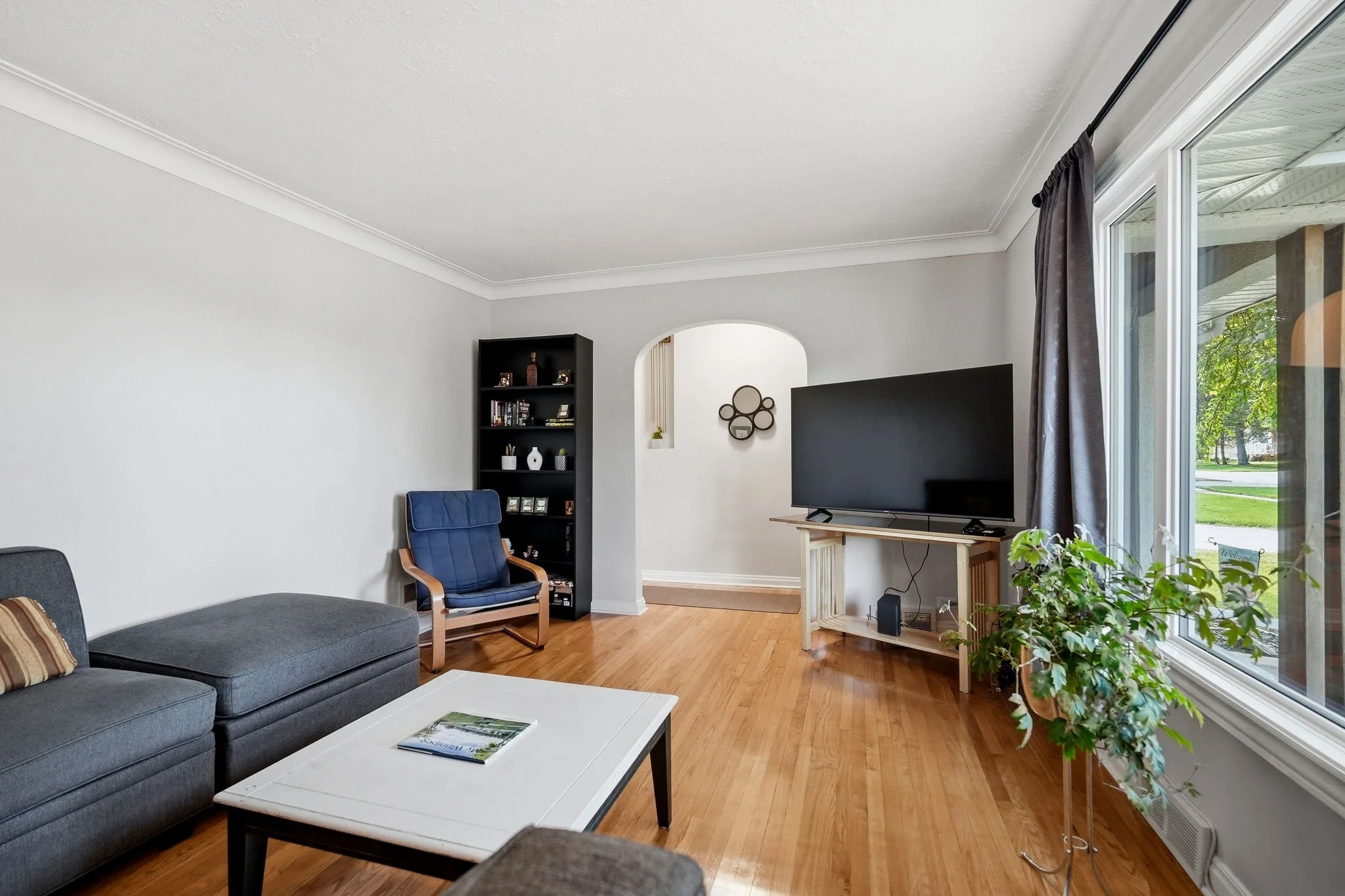 7-web-or-mls-42_glen_ave_009.jpg