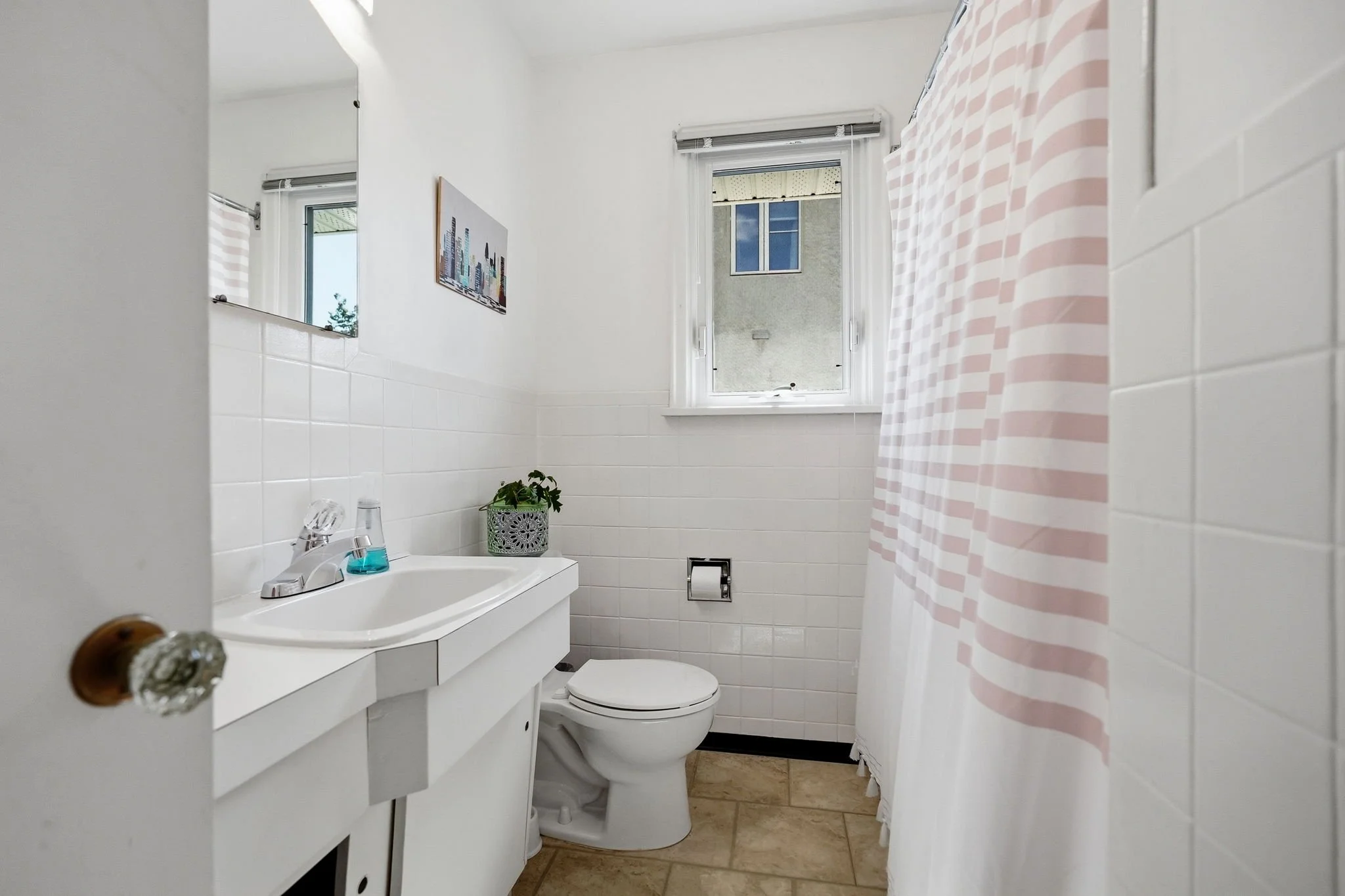 8-web-or-mls-42_glen_ave_010.jpg