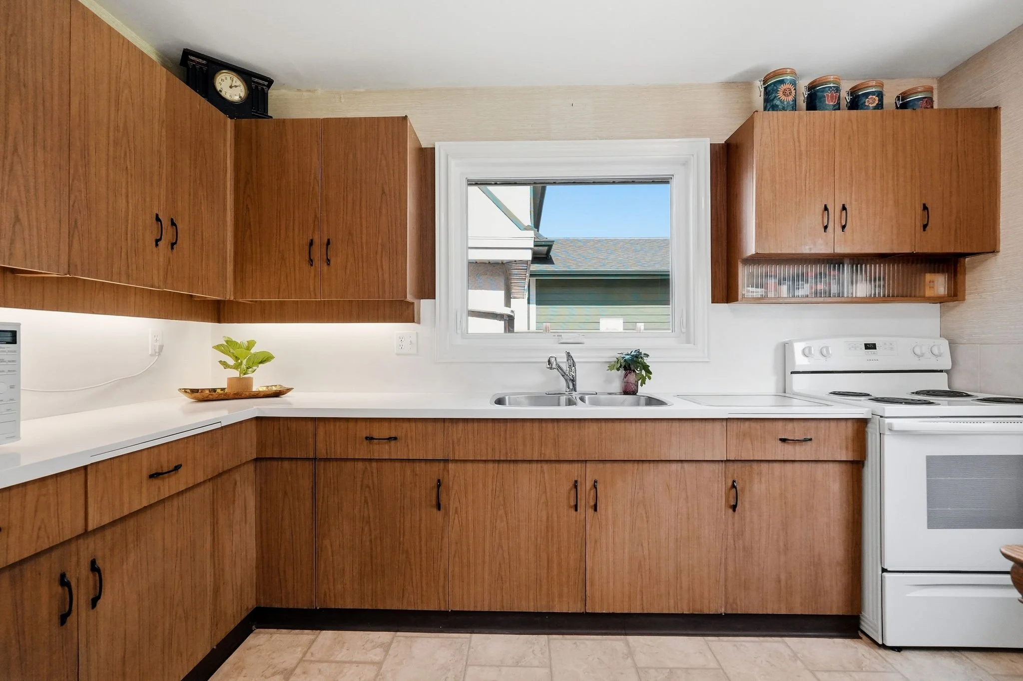 15-web-or-mls-42_glen_ave_017.jpg
