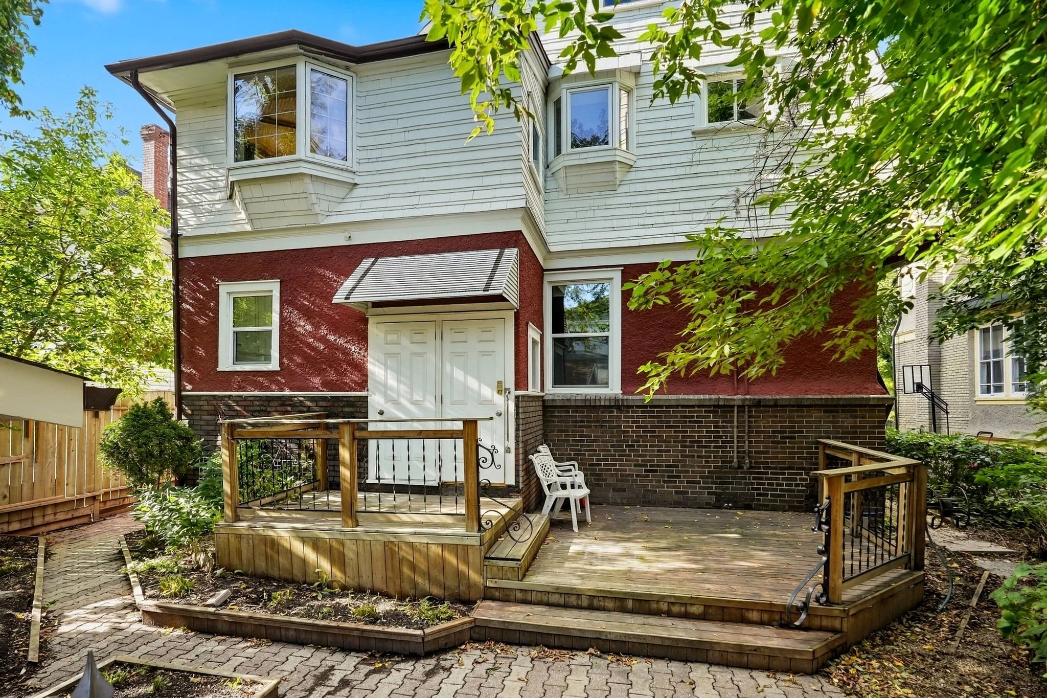 14-web-or-mls-298_kingsway_013.jpg