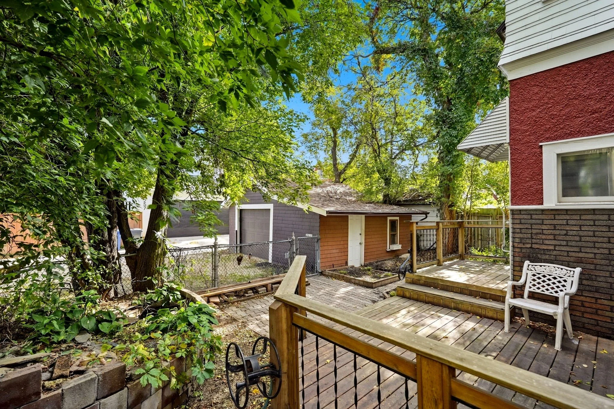 15-web-or-mls-298_kingsway_014.jpg