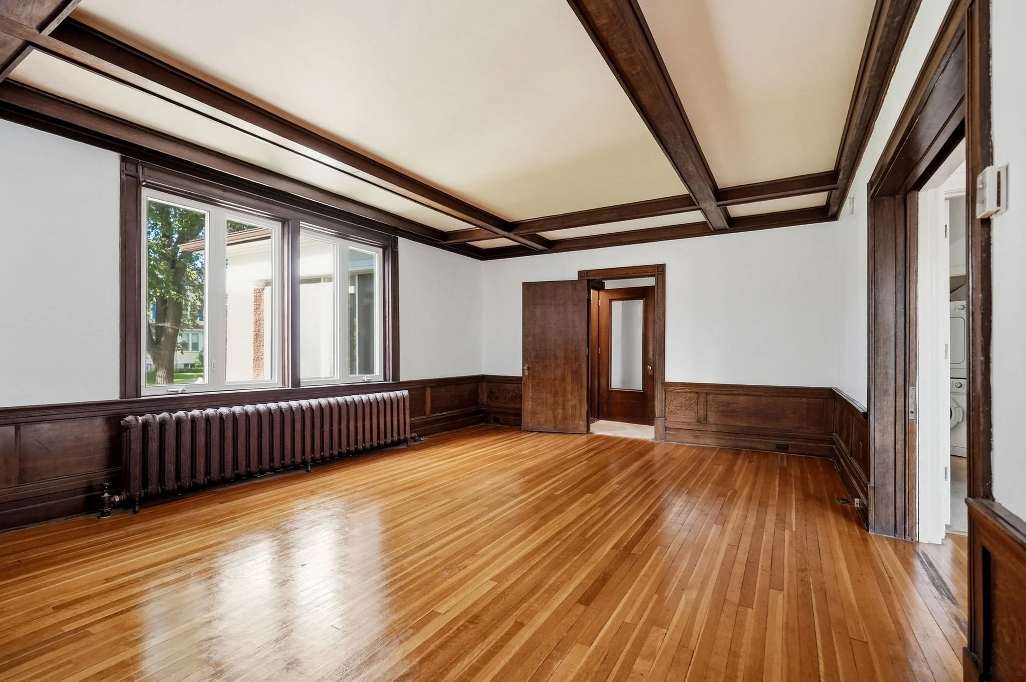 19-web-or-mls-298_kingsway_018.jpg