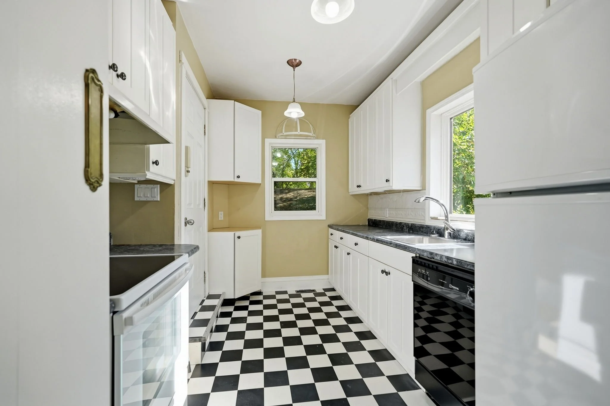 22-web-or-mls-298_kingsway_021.jpg