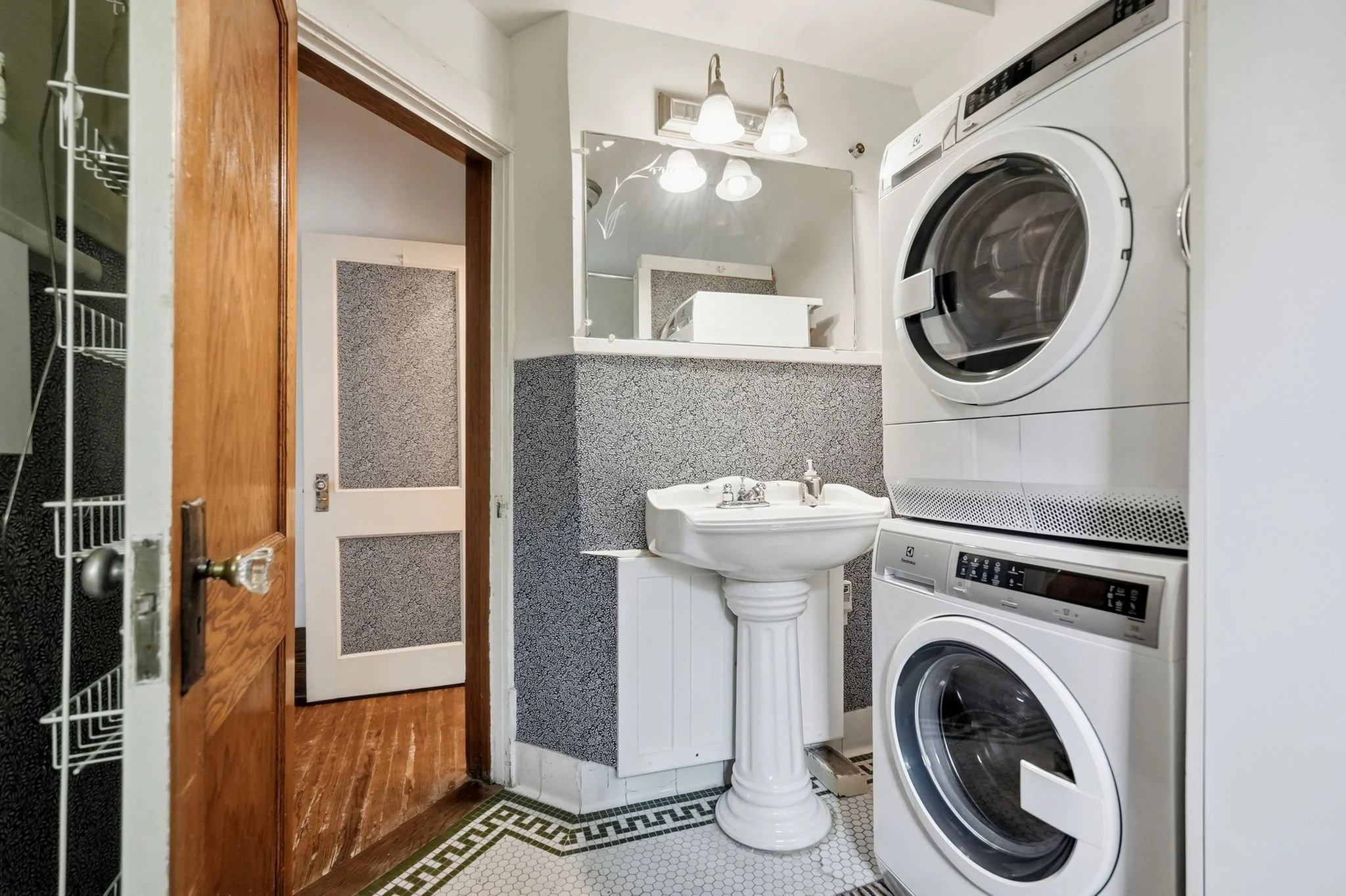 42-web-or-mls-298_kingsway_041.jpg