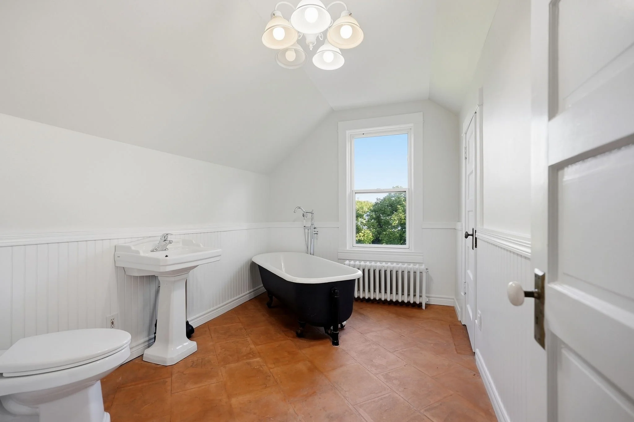 48-web-or-mls-298_kingsway_047.jpg