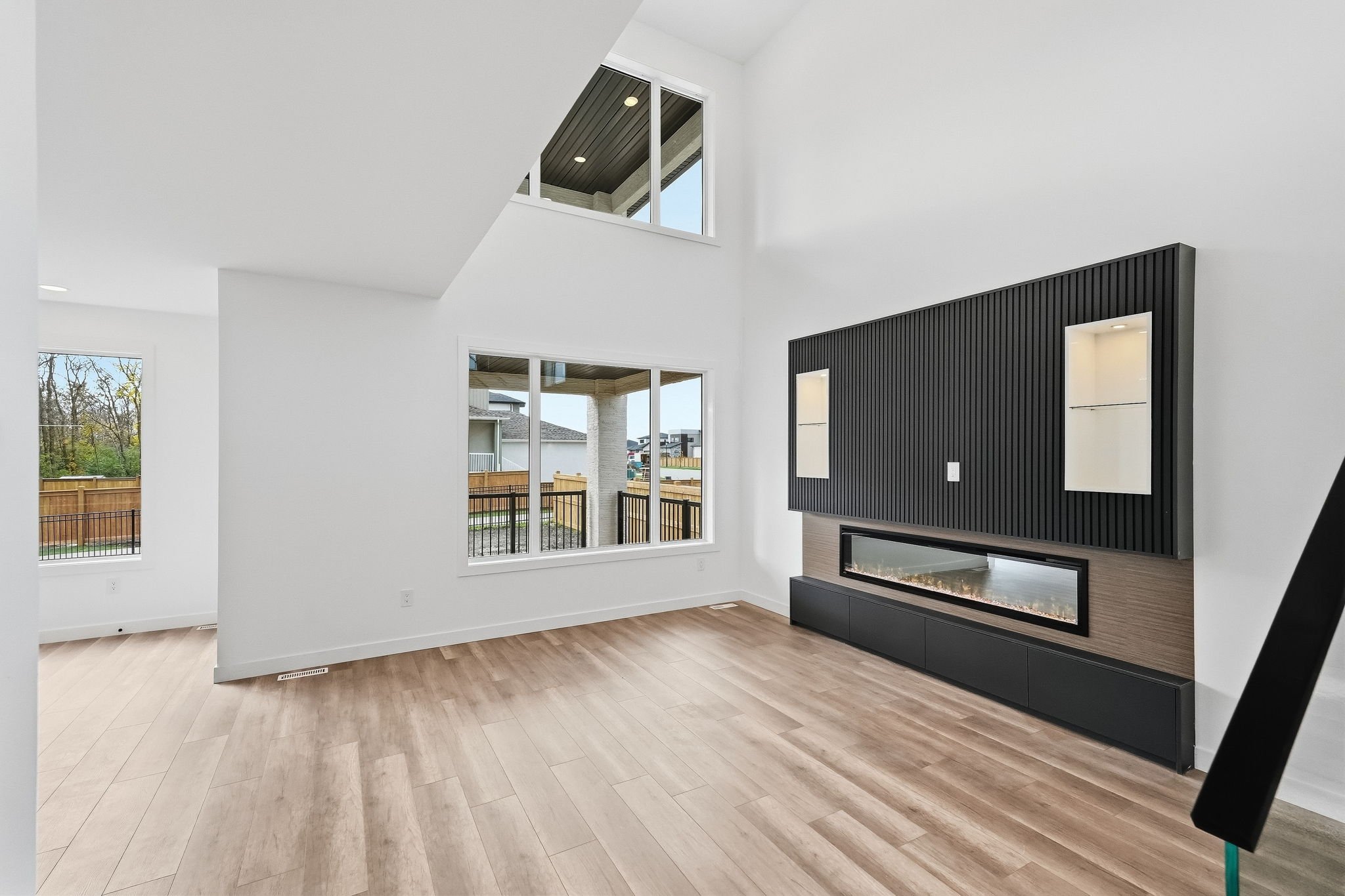 6-web-or-mls-A7404061.jpg