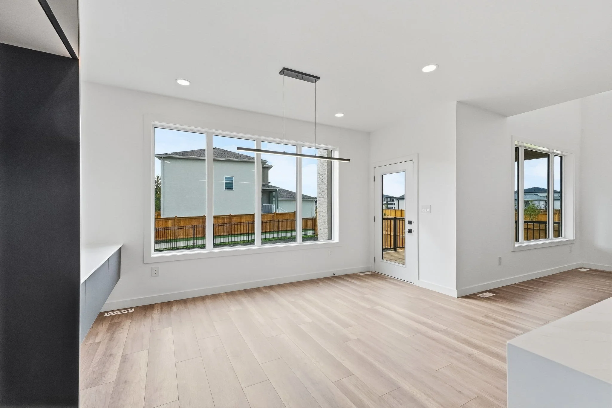 14-web-or-mls-A7404093.jpg