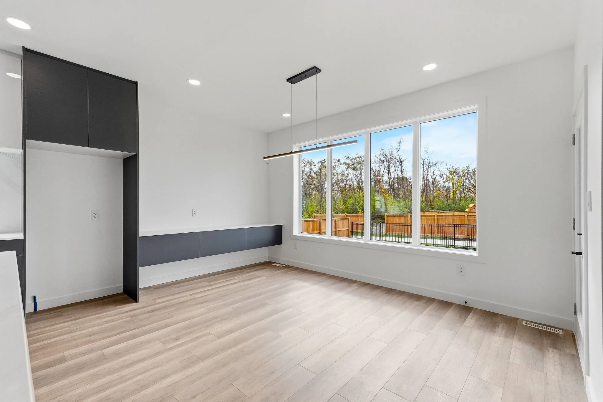 15-web-or-mls-A7404096.jpg