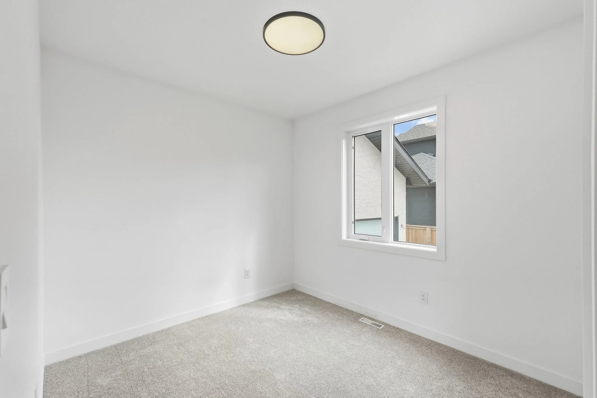 19-web-or-mls-A7404058.jpg