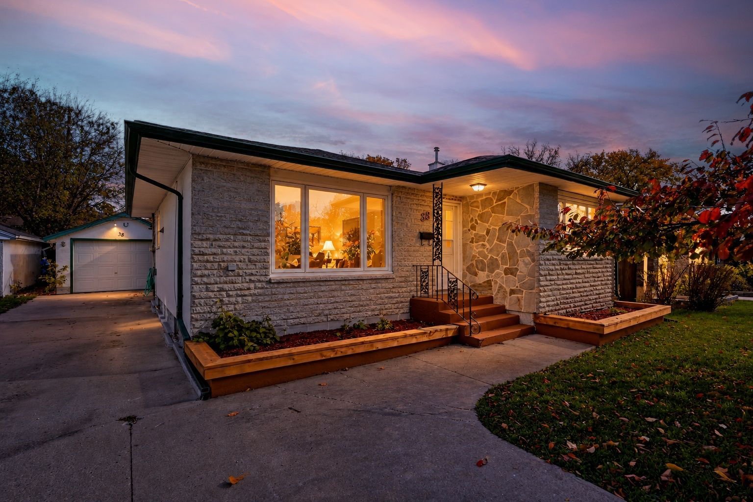 1-web-or-mls-1-web-or-mls-38_riley_024_twilight.jpeg