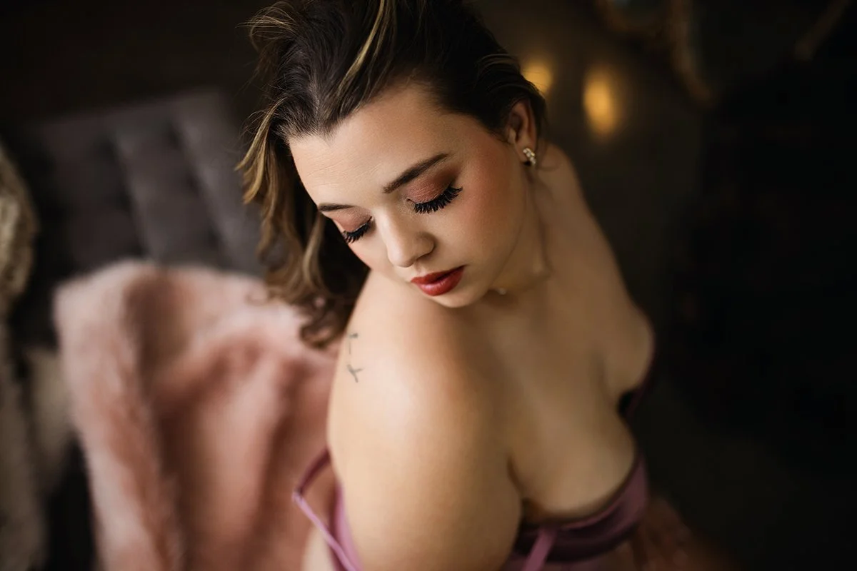 luxury-boudoir-albuquerque-woman-on-bed.jpg