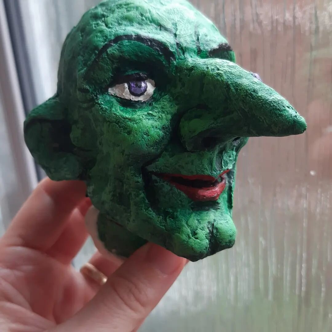 Here she is. I know she is hideous but the children love it! Lots of green layers of acrylic dry brushed for a gnarly texture #witch #witchpuppet #papiermache #puppetshow