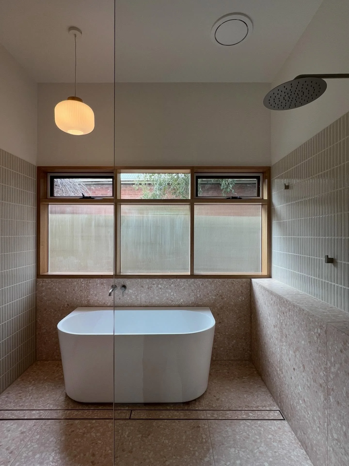 Simple pleasures. 🛀 

Architecture: AWA
Construction: @builders_of_architecture 👌🏽