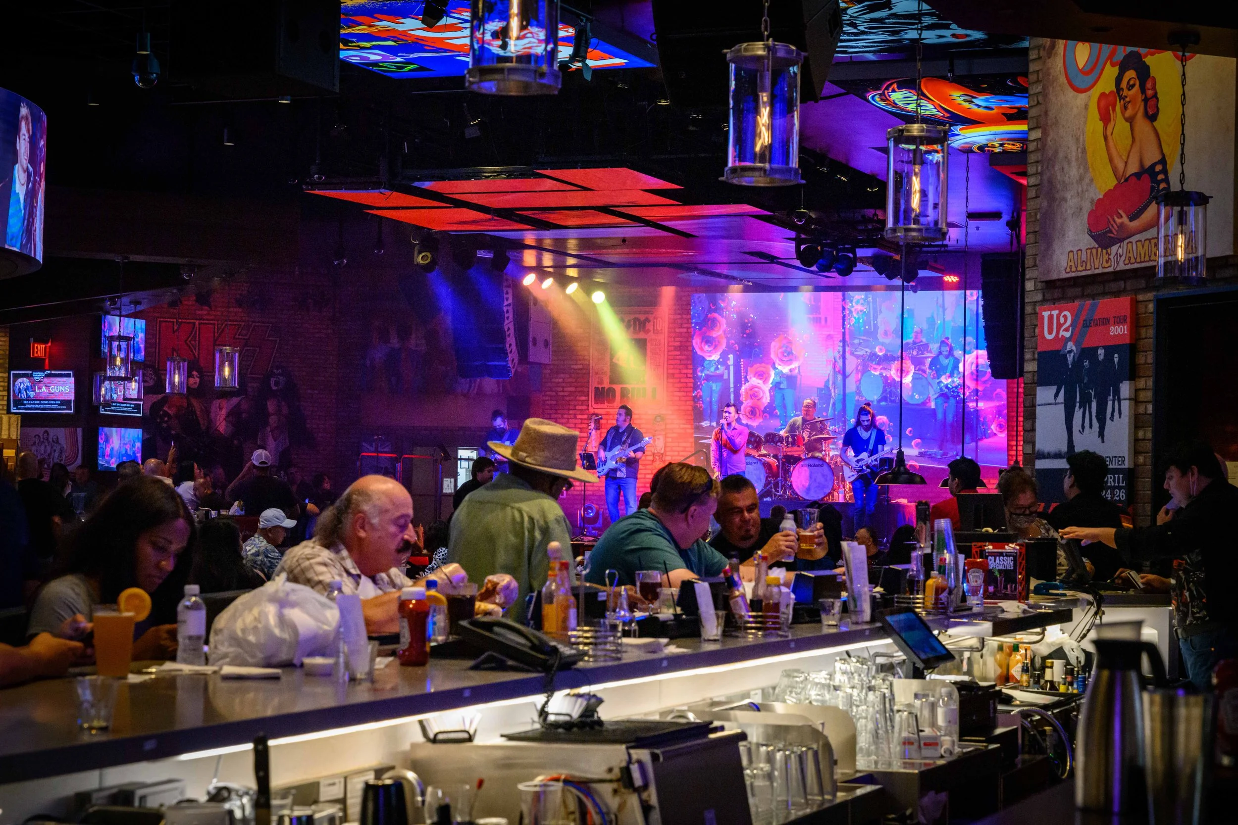 LBK_HandsomeDevils_090422_0653.jpg