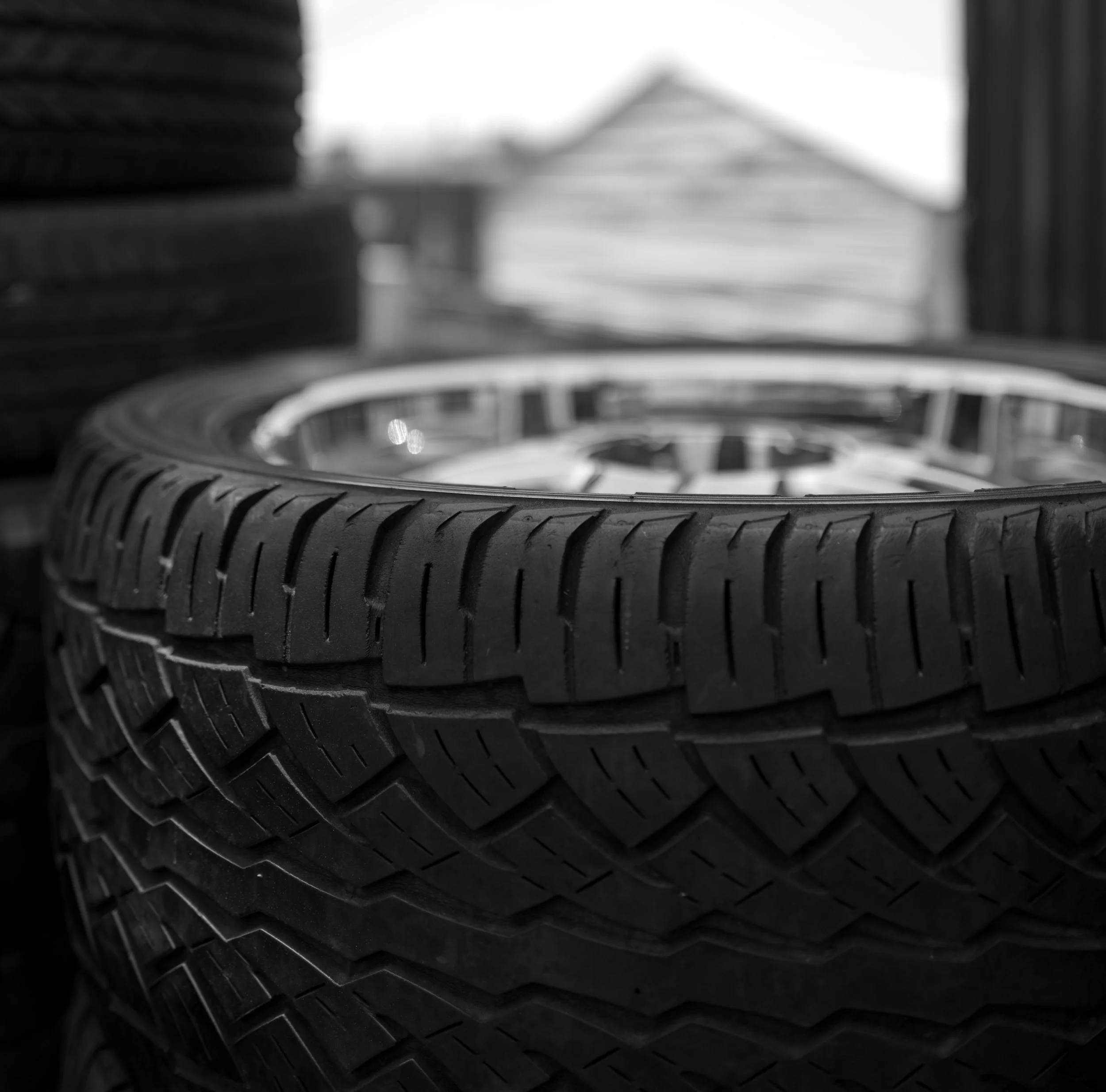 LBK_MonroviaTire_070823_0017.jpg