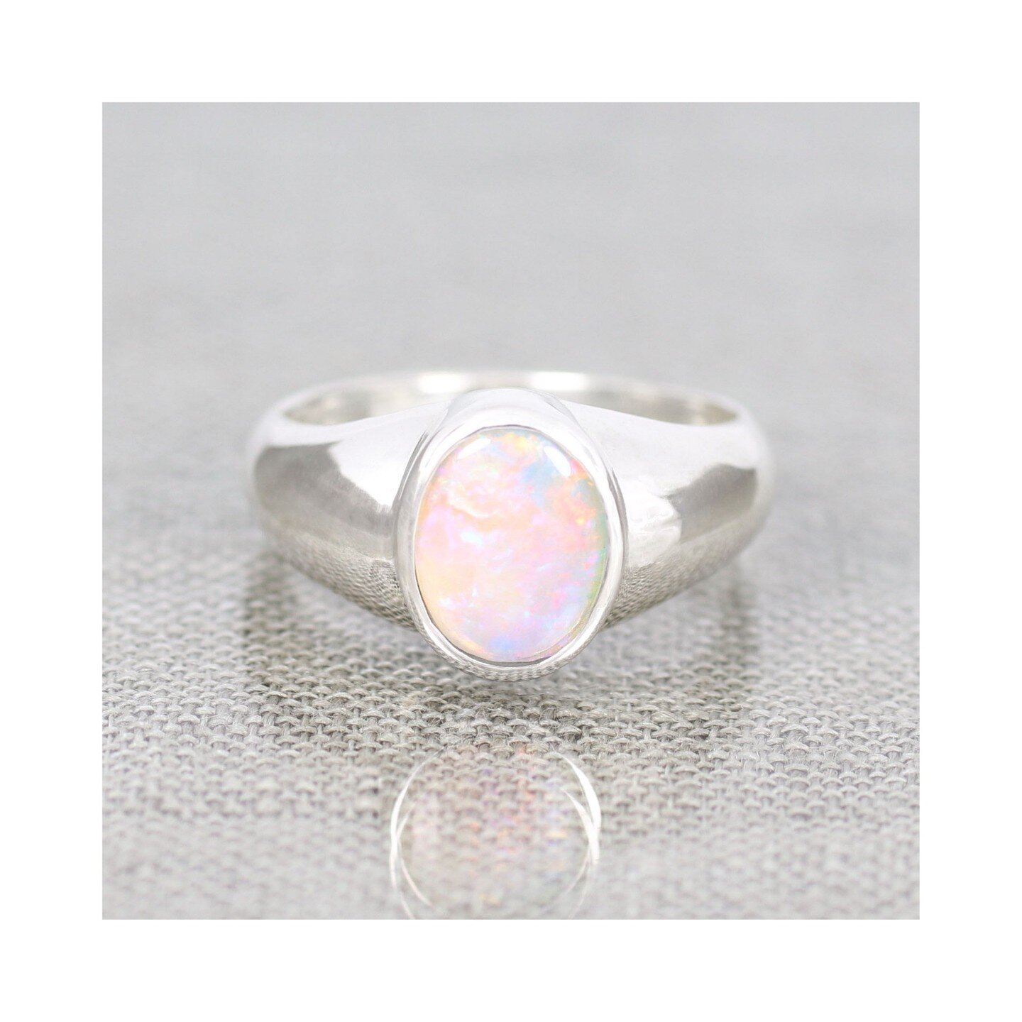This bold beauty, s o p h i a, is now available on our website in size O 1/2

If you love this ring, but are after a different size and/or perhaps even a different gemstone, enquire now

#crystalopal #australianopal #opalring #sustainablejewellery #o