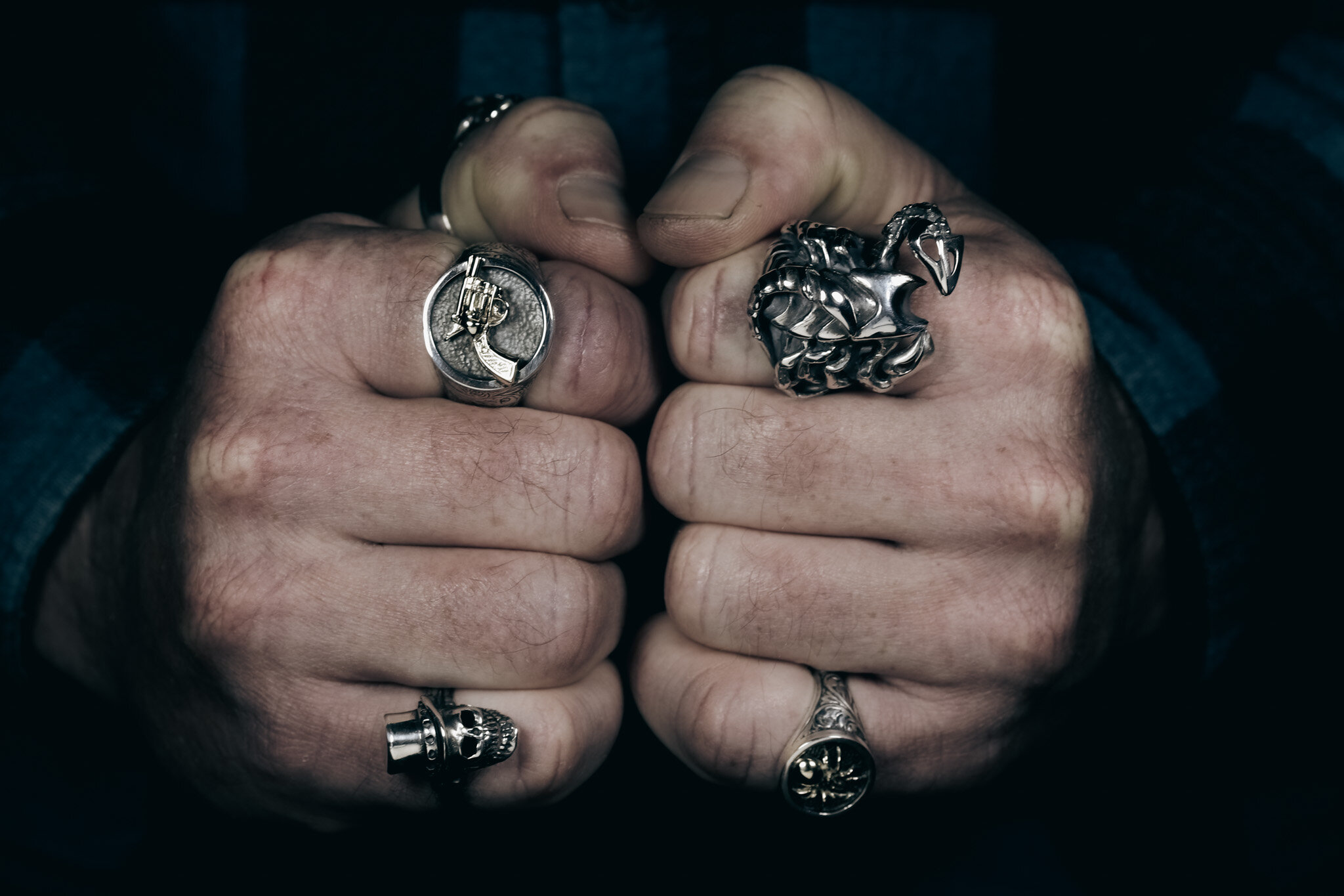 Sometimes the glittery bits are gold #alastairscollection 

#gunring #goldandsilver #mensrings #1percent #bikers #outlawbiker 
p.s. the revolver cylinder spins and the skulls jaw move #fidgetjewelry