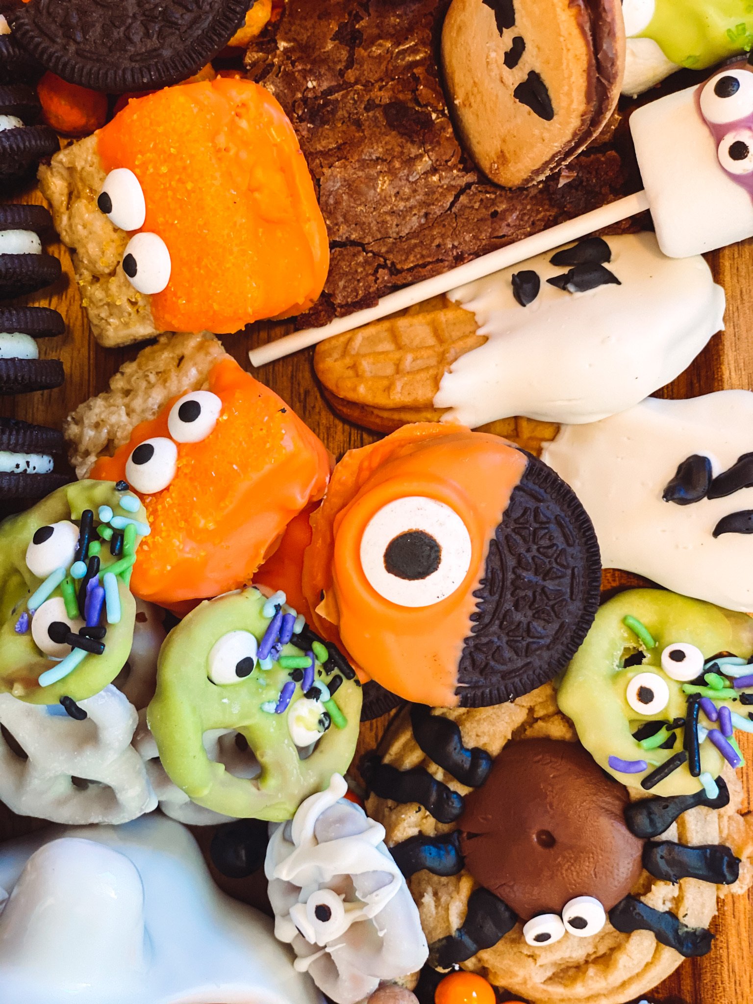 how to create a halloween candy treat board - detail 1.JPG