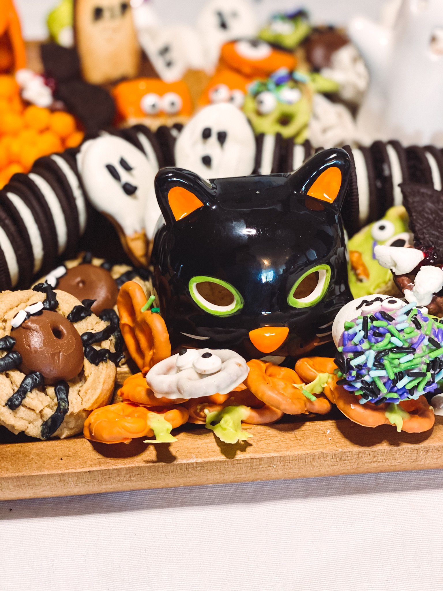 how to create a halloween candy treat board - detail 18.JPG