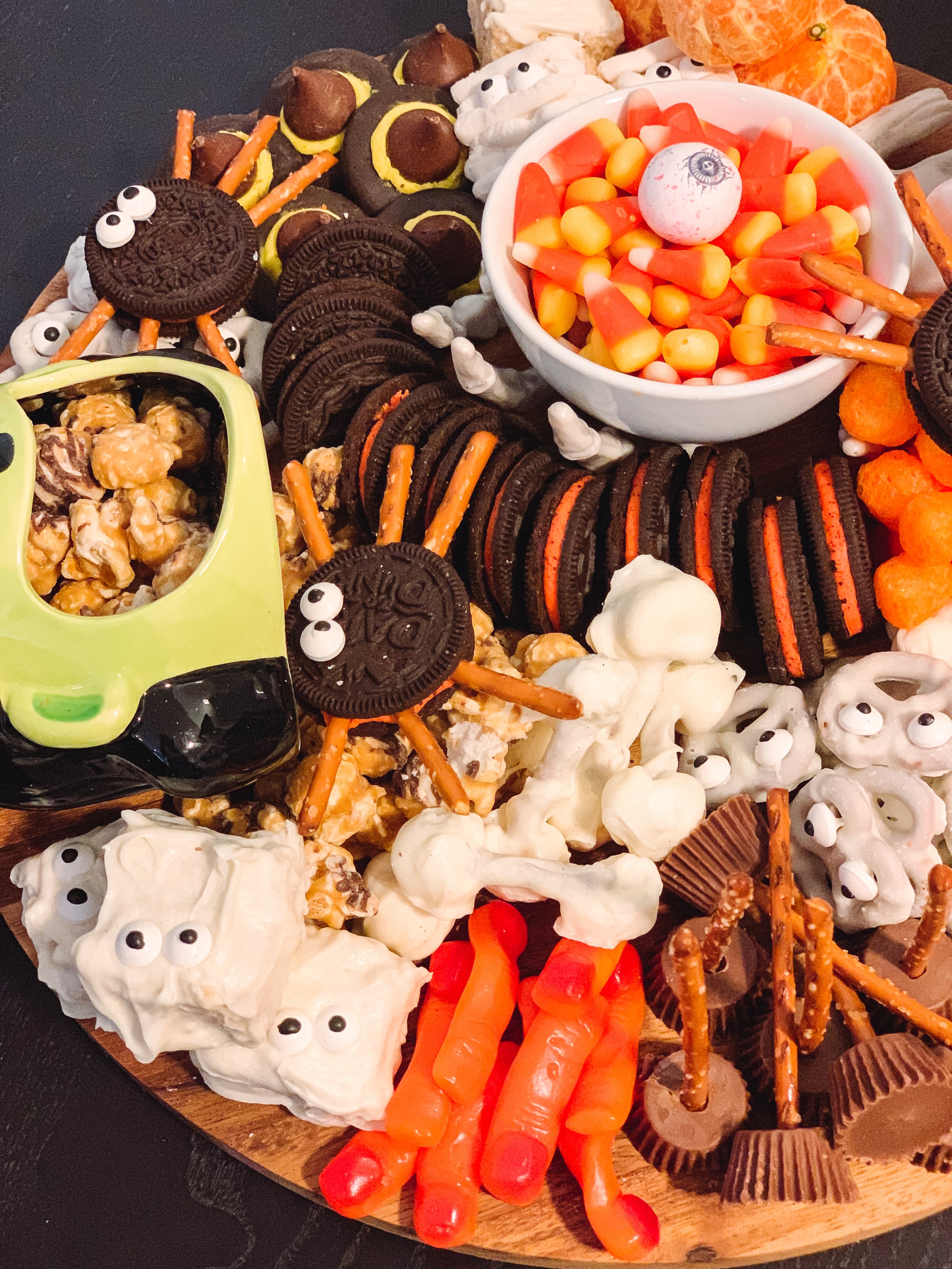 a festive af halloween snack board — cerriously