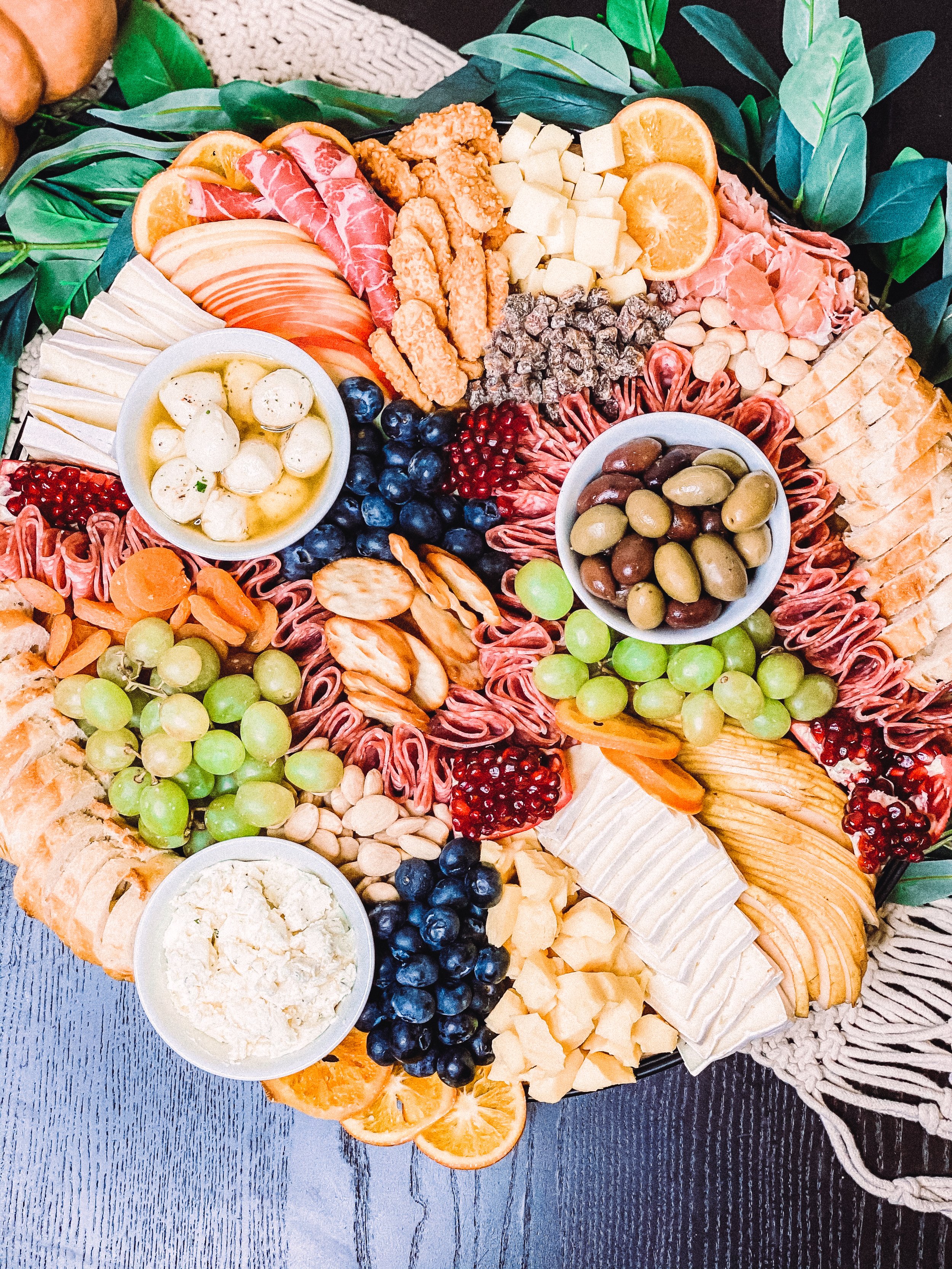 friendsgiving meat and cheese board 23.jpg