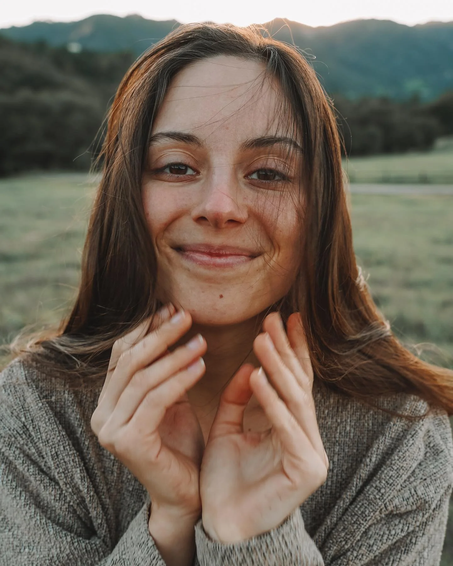 I disappeared from Instagram a year and a half ago,

Because my in-between moments needed to be nurtured more.

And in that time, 

I realized the importance of what I give my attention to. 
That life grows in the direction that you choose- and it st