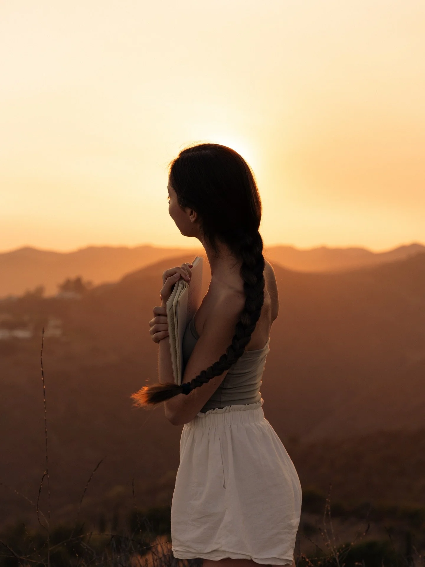 I am tidal 
despite my mind&rsquo;s desire to be linear.
My inspiration comes in waves,
not possible to follow my expectations,
because creativity is not something that can be extracted on demand. 

Momentum, 
is what they tell us to build, 
but what