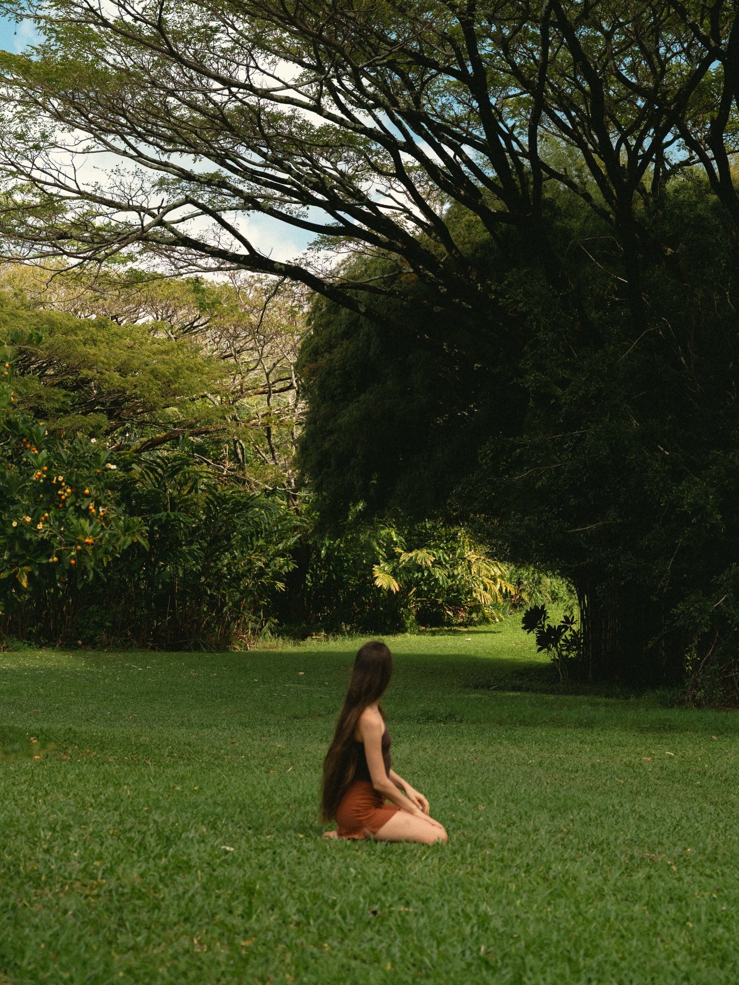 some sweet moments of life lately 🌺💜 february spent on the garden island with @alliemichellel 
Filming future episodes of Made on Earth, frolicking through the forest, surviving a wild rainstorm in a yurt, walking the beach, and laughing until our 