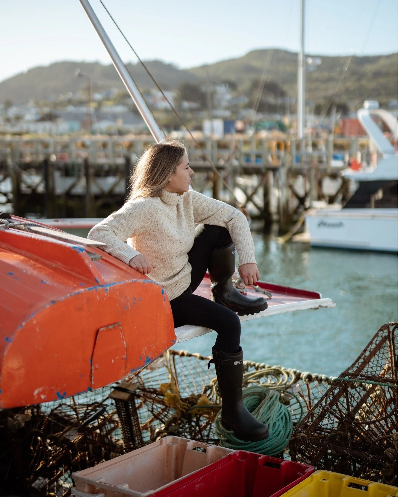 Swanndri x Shep for Autumn '26.

The gorgeous Renee Bull grew up on a crayfishing boat out of Bluff and modelled for the Autumn fashion '26 for @shepherdess.nz and @swanndri_nz.

I love working with real women of the land ❤

Model: Renee Bull
Assista