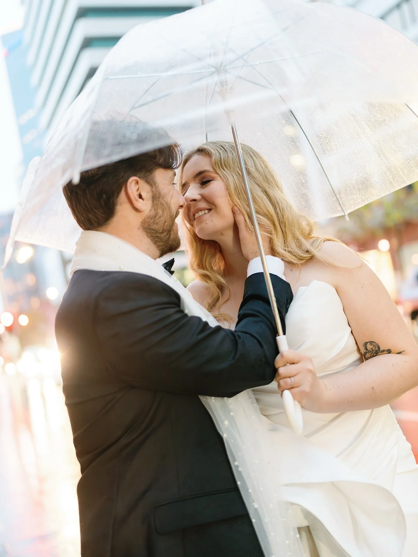 Elise &amp; Luke, not letting a rainy June day dampen their wedding day spirits ☔️ 

#perthweddings #perthweddingphotographer #perthweddingvenue #perthweddingideas #perthweddinginspo #perthwinterwedding #comotreasury #comotreasuryperth #comotreasuryw