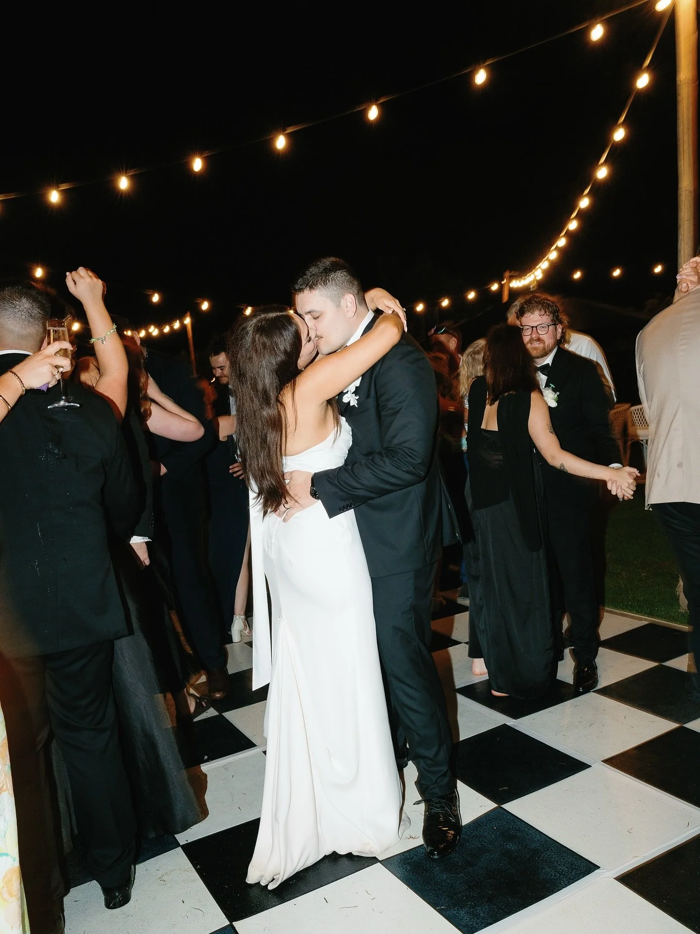 Meet you on the dance floor 🪩

#perthweddingphotographer #perthweddingphotography #swanvalleywedding #swanvalleyweddingphotographer #perthweddingvenue #perthweddings #perthbride