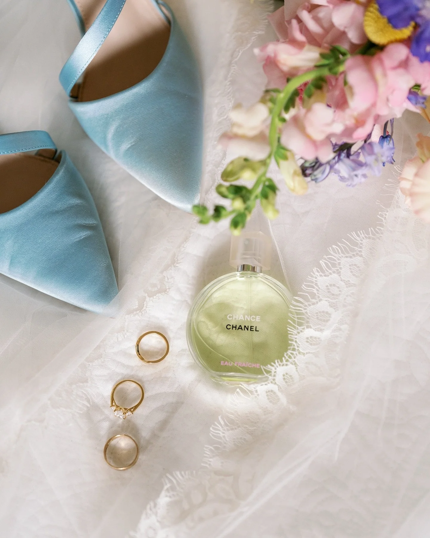 Getting ready with Lucy 💫

#perthweddings #perthweddingphotographer #perthweddingphotography #perthwedding #weddingphotographerperth #weddingportraitsperth #brideprep #bridesmaids #perthbride #perthbridetobe #perthbridestyle #walebing #southwestwedd