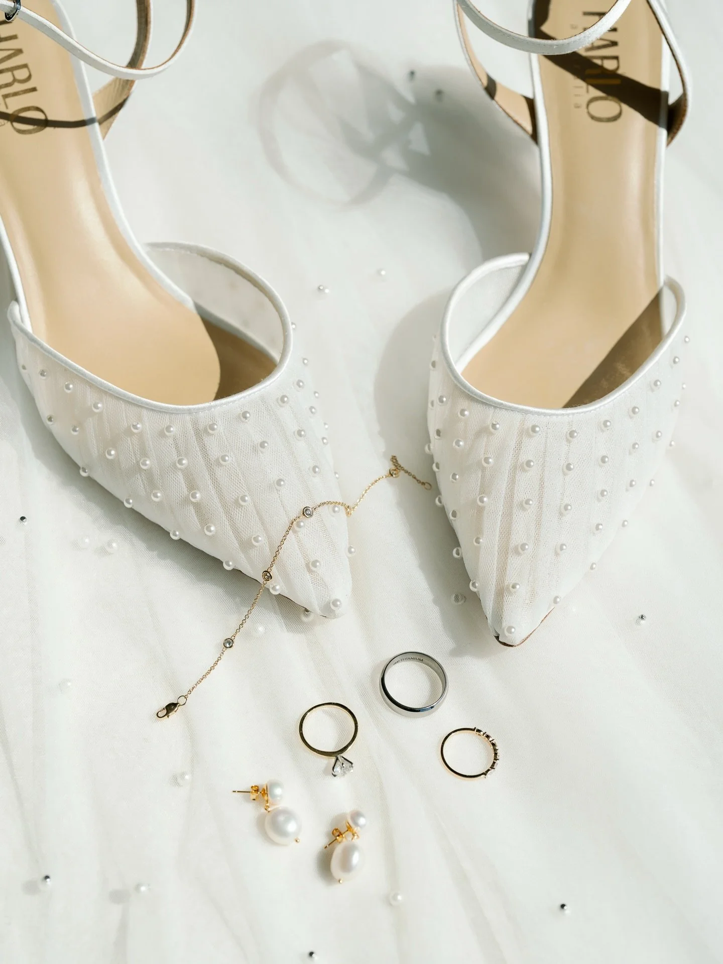 Getting ready moments with Loren ✨

#perthweddingphotographer #matildabaywedding #weddingphotographyperth #perthbride #perthweddinginspo