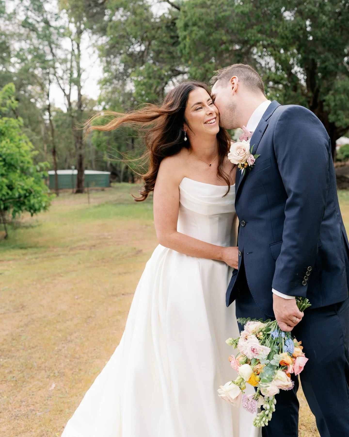 A perfect day spent celebrating Ali &amp; Justin 💫 They rented an Airbnb in the Perth hills and invited a handful of their friends for an afternoon of margaritas and a private dinner by @chefinur_kitchen 
Loving this option for those who want a low 