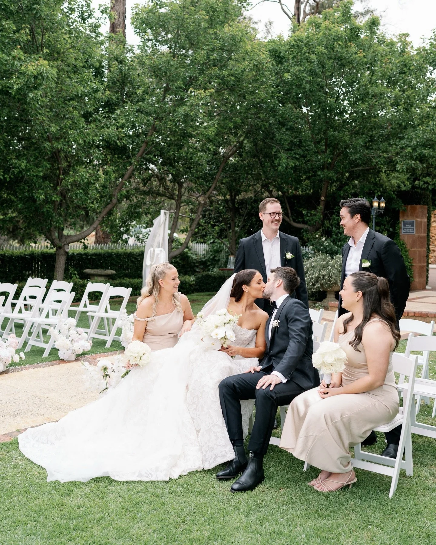 Bridal party moments with Isabella &amp; Alex 🥂

#masonmillgardens #masonmillweddings #perthweddingphotographer #perthbridalparty #perthweddingphotos
