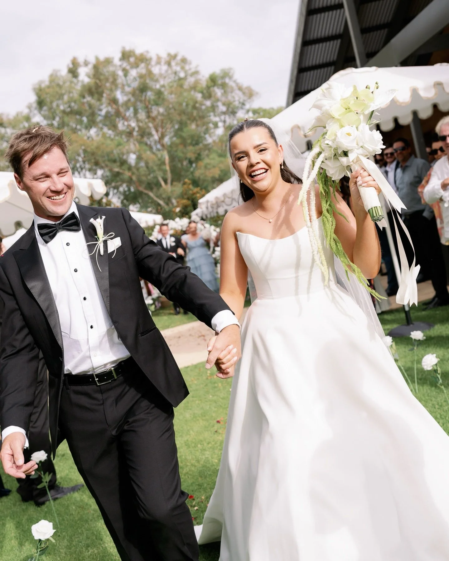 Moana &amp; Craig, kicking off 2026 weddings with a bang 🥂

#lilyfarmhouse #perthweddingphotographer #perthweddingphotography #perthbride #weddingphotographerperth