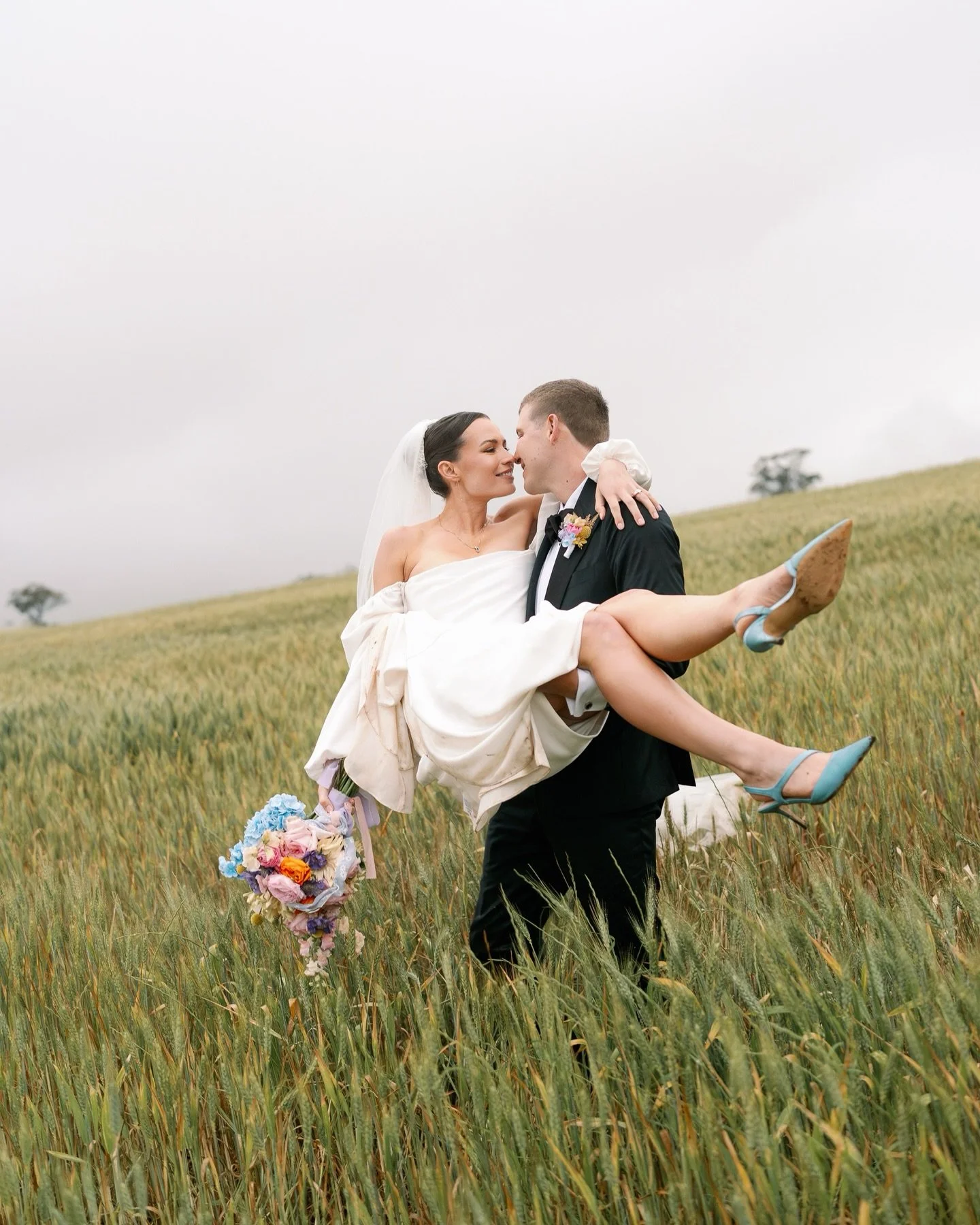 A few frames from Lucy &amp; Michael&rsquo;s day.

#perthwedding #perthweddingphotographer #perthweddingphotography #weddingportraitsperth #outbackwedding