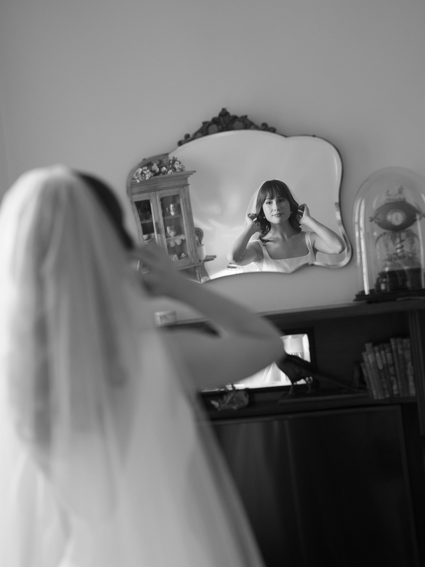 The beautiful Sophie. Getting ready at her Grandma&rsquo;s house in East Fremantle, before making her way to her parent&rsquo;s house a few streets over for a relaxed backyard wedding. A favourite day ✨

Perth wedding photographer, east Fremantle, ea