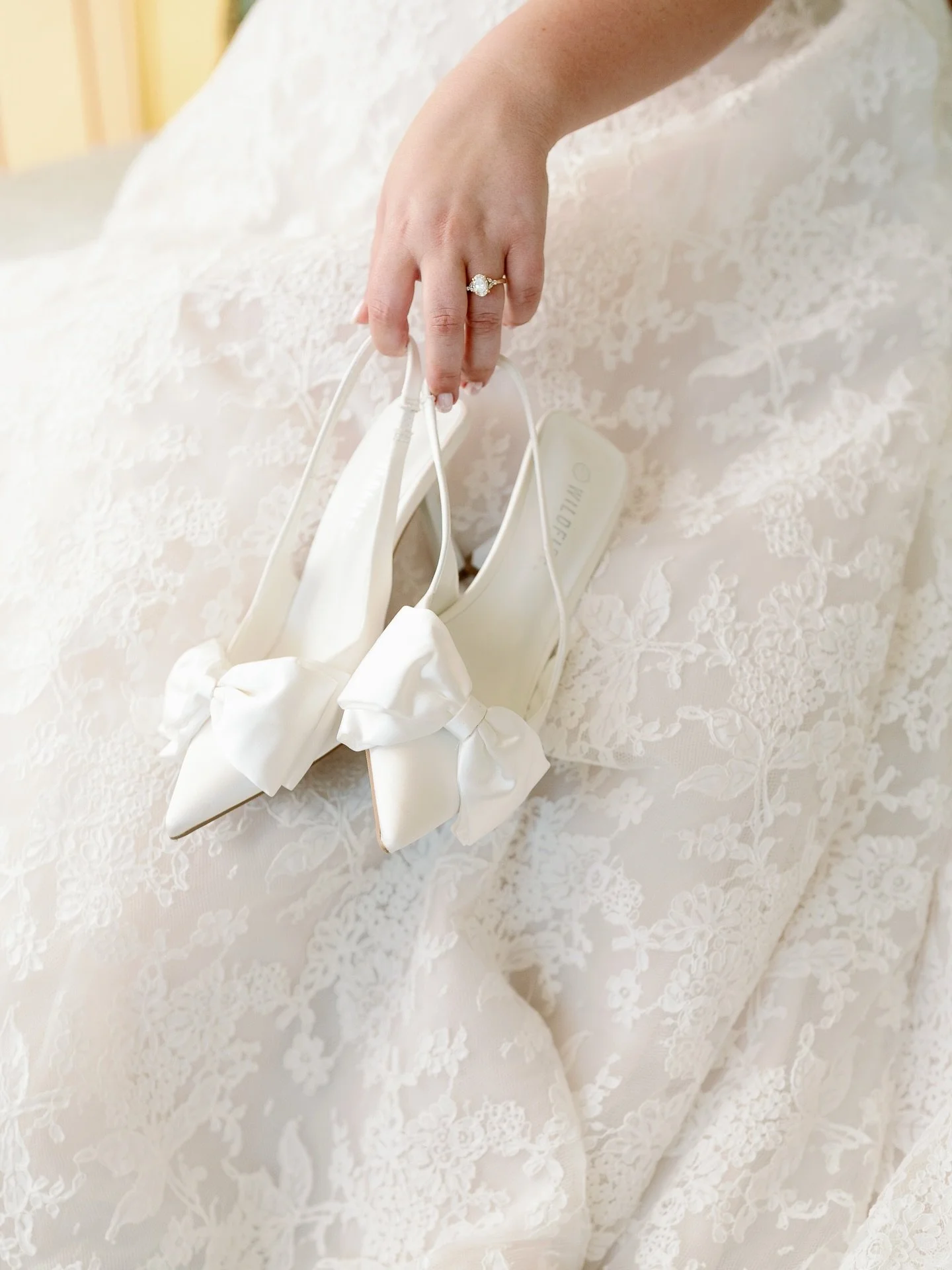 Gorgeous details for Kiara, plus an attempt at some sneaky underage drinking 🥂

Masonmill wedding, Masonmill gardens, Perth hills wedding, perth wedding photographer, bridal details, bride prep, Perth bride, editorial wedding photographer Perth, doc