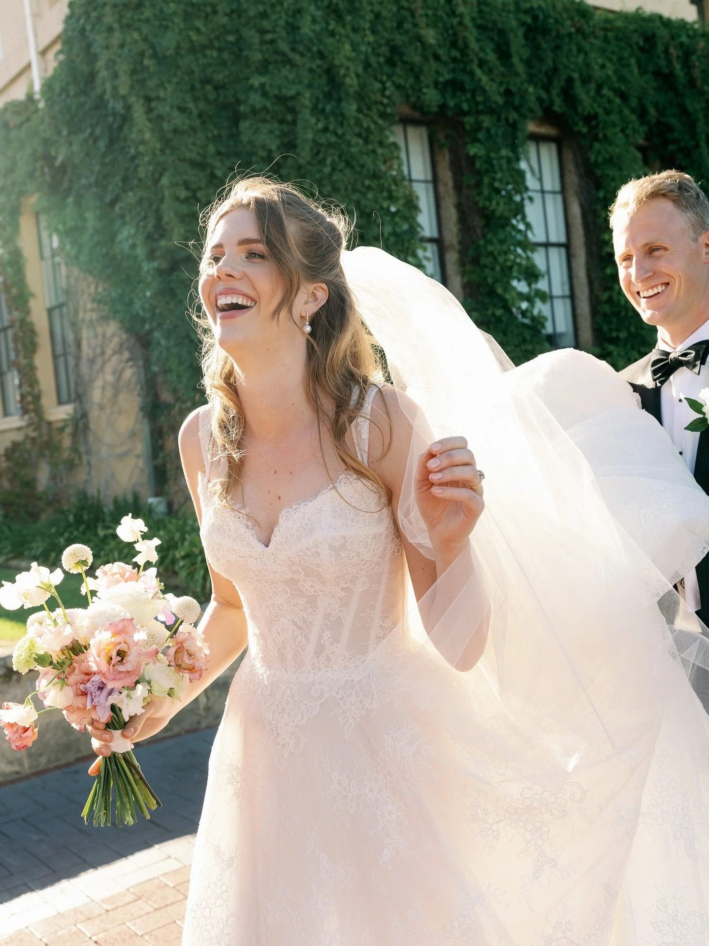 Eleanor absolutely glowing ✨

#perthweddingphotographer #perthbride #royalfreshwaterbayyachtclub #weddingphotographerperth #weddingportraitsperth