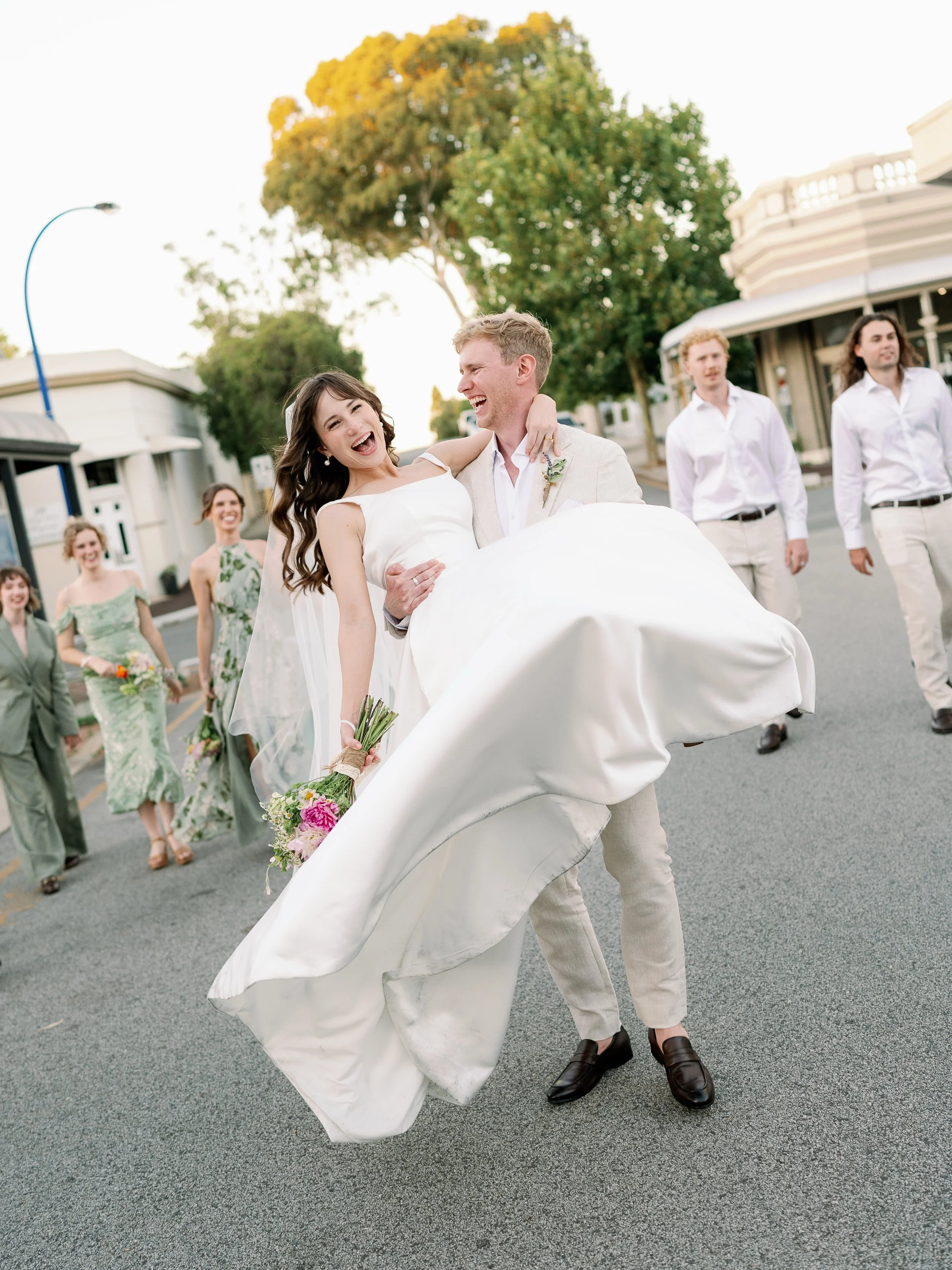 The best vibes with Sophie &amp; Sully&rsquo;s crew 💃

#perthweddingphotographer #fremantlewedding #fremantleweddingphotographer #bridalpartyinspo #perthweddings