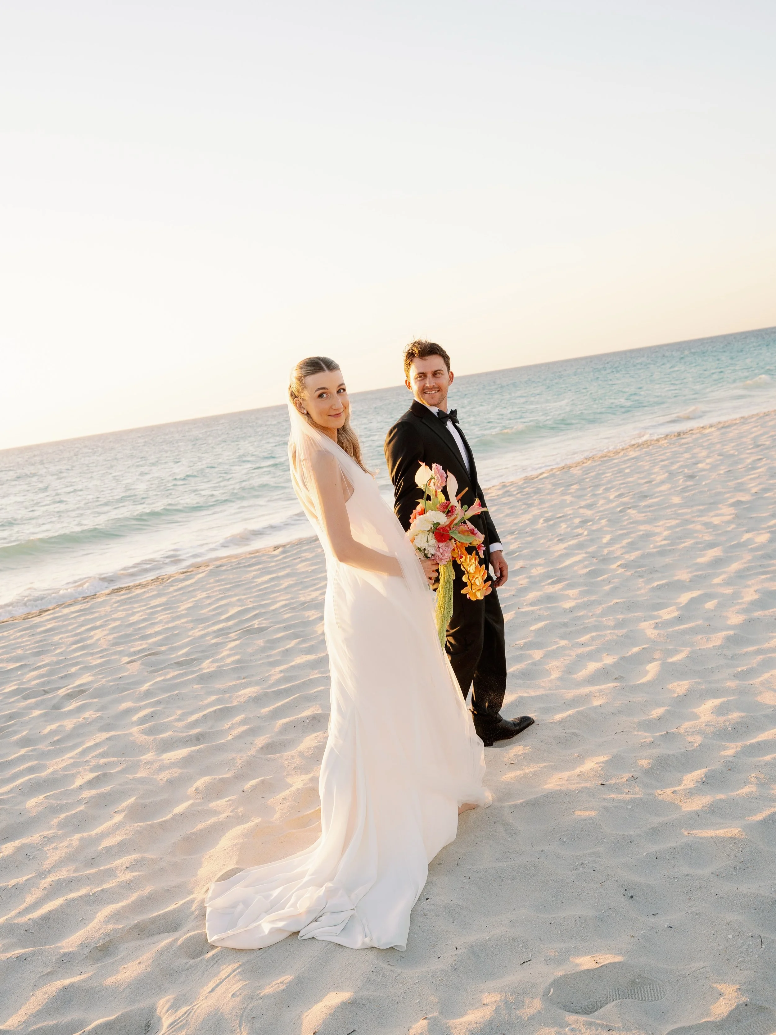 Last light at the beach 💫

#fremantlewedding #fremantleweddingphotographer #guildhallwedding #weddingphotographerperth #perthbeachwedding